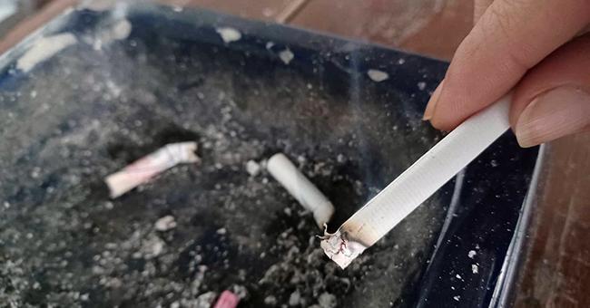 Romanian Fast Food Restaurant Fined for Allowing Indoor Smoking